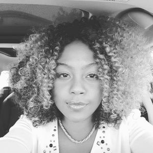 Meet your Posher, Adebola